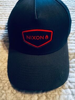 NWT. NIXON CAP Watts Snapback